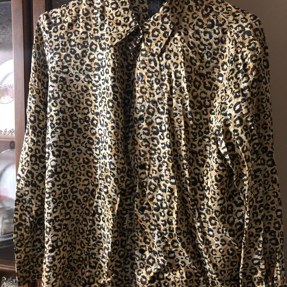 Beautiful Vintage Leopard print button down blouse. Size 14 - Picture 2 of 7